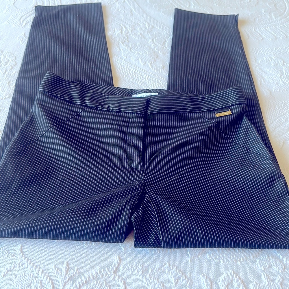 NWOT! Calvin Klein strips pants size 4